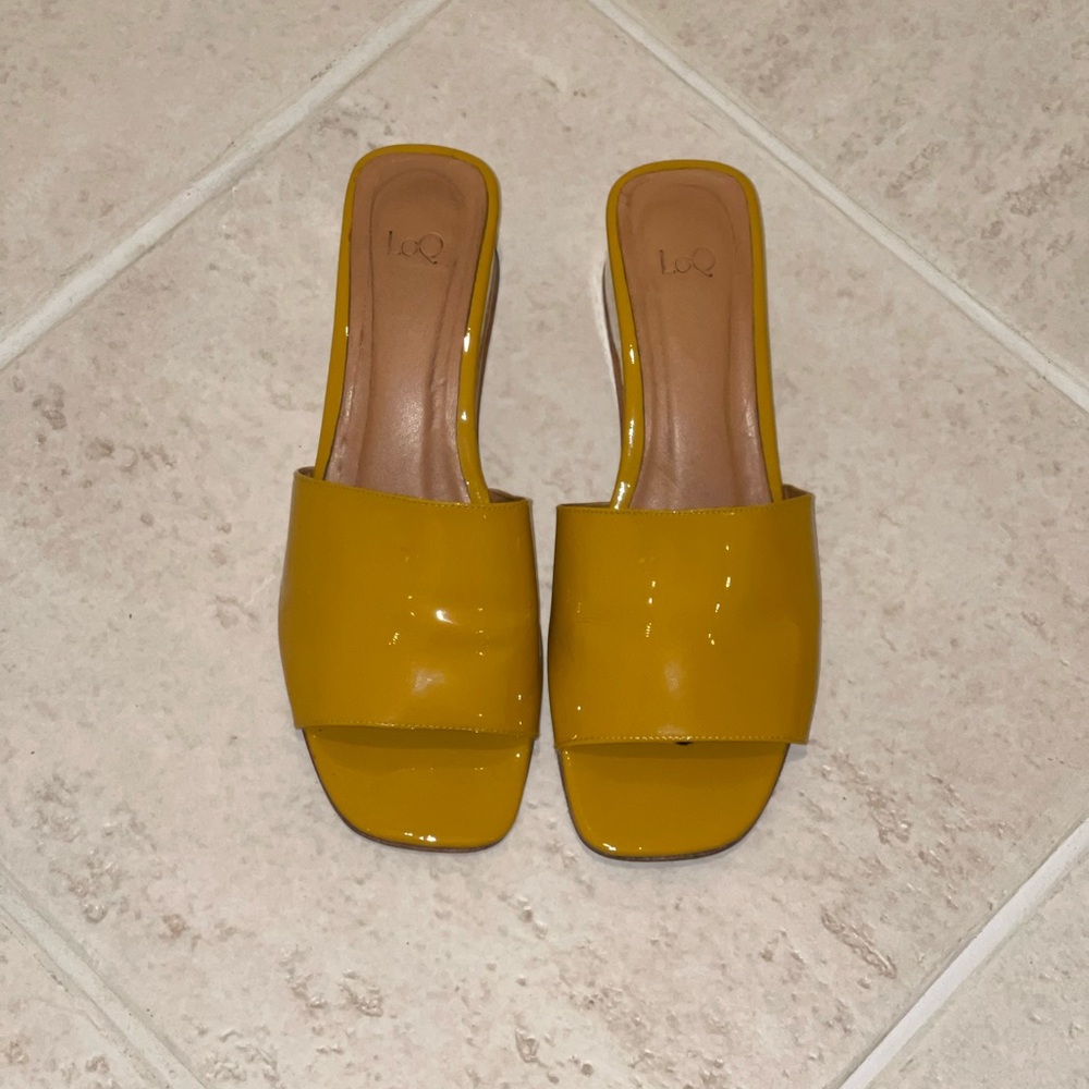 LOQ Sol Patent Leather Wedge Sandals